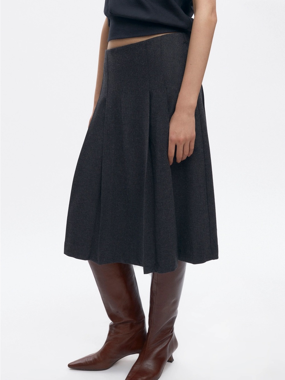 Kotn Grey Wool-Blend Pleated Knee-length Skirt - Size 2